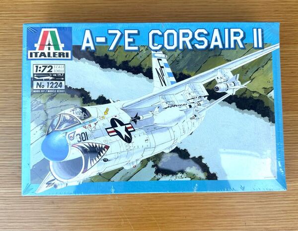 新品 ITALERI イタレリ A-7E CORSAIR II コルセアII 1/72 NO1224 プラモデル