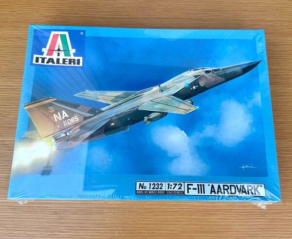 新品 ITALERI イタレリ F-111 AARDVARK アードヴァーク 1/72 NO1232 プラモデル