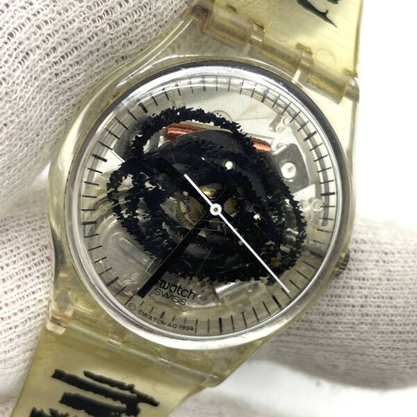 【電池切れ/ベルトジャンク】SWATCH スウォッチ クォーツ 腕時計 デザイン文字盤 両スケ クリア ライトイエロー系 ラバー Gent SKIZZO