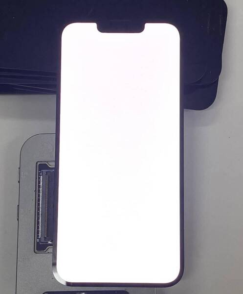 中古純正有機EL iPhone 13 OLED フロントパネル。割れない、表示OK、タッチ不良。ジャンク