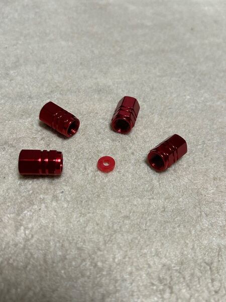 レッド六角形 タイヤエアバルブキャップ 4個セット 即購入OK