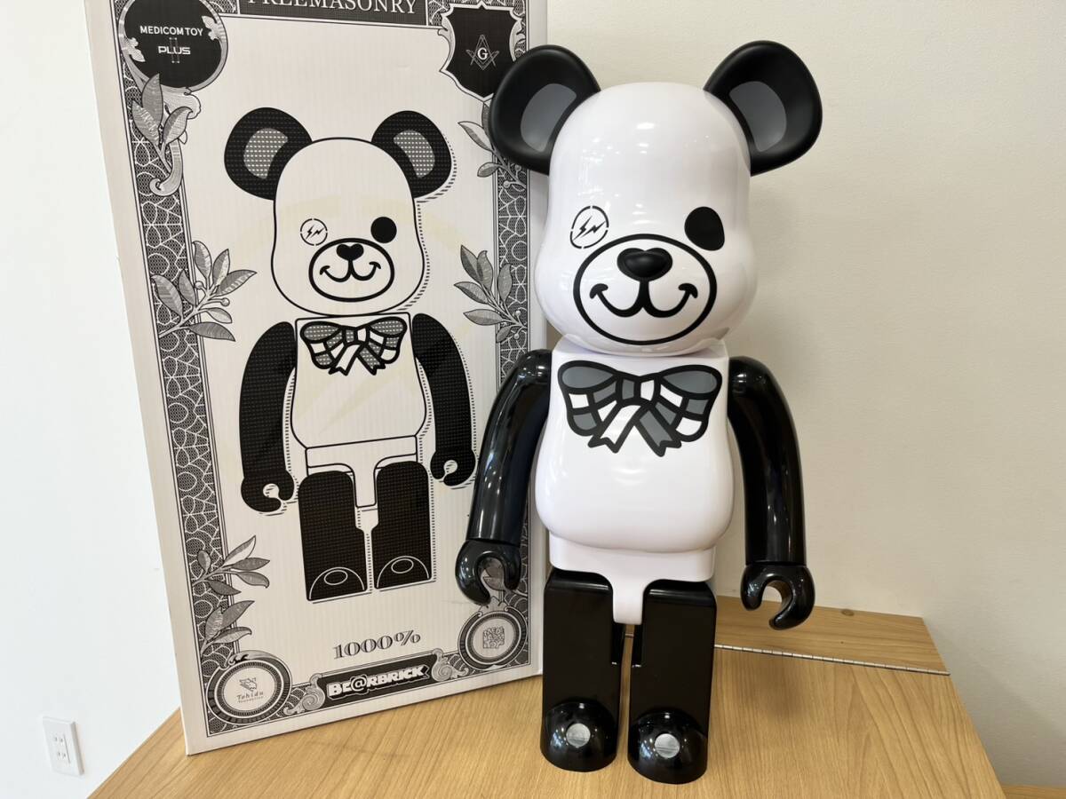 Yahoo!オークション -「be@rbrick ベアブリック 1000%」の落札