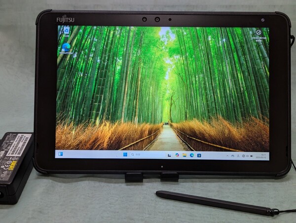Fujitsu タブレット ARROWS Tab Q5010/DB -Windows11 SSD 128GB