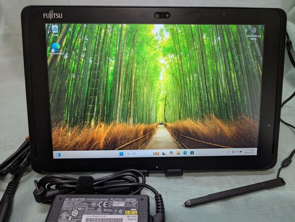 Fujitsu ARROWS Tab Q507/PE (CPU x5 SSD 64GB )/ Windows11