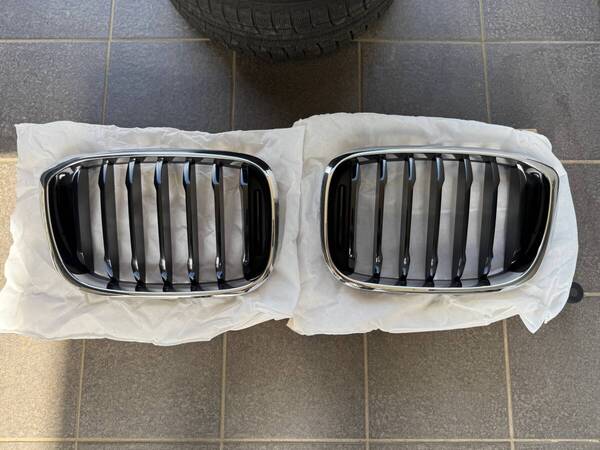 BMW X3(G01) X4(G02)・純正フロントグリル左右(51138469959/51138469960)