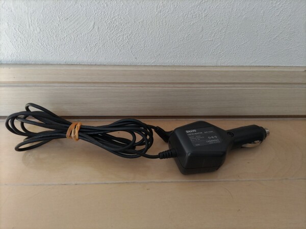 SANYO サンヨー NVP-12VD5 カーアダプター DC5V DC12V 2.5A 車載 CAR DC adapter