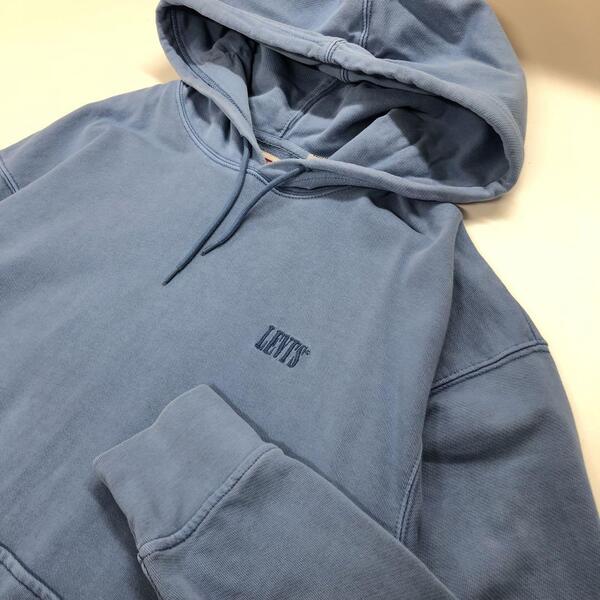 Levi's リーバイス パーカー フェードブルー メンズM