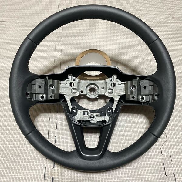 ★美品 跡有 LA900S LA910Sタフト ダイハツ純正レザーステアリングハンドル LA650SタントカスタムS700Vアトレーハイゼット500キャンバス850