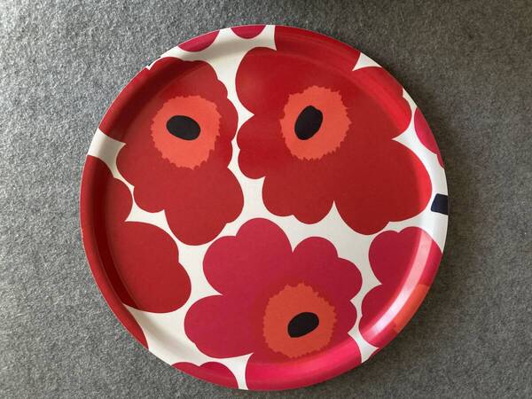 送料込 即決 マリメッコ marimekko ウニッコ unikkoトレイ トレー 46㎝ レッド × ホワイト