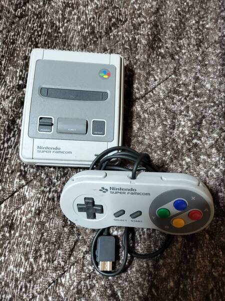 Nintendo ニンテンドークラシックミニ スーパーファミコン 本体・コントローラー1個のみ