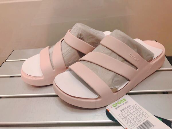 クロックス ゲッタウェイ ストラッピー Crocs GETAWAY STRAPPY サンダル w7 【新品・未使用】