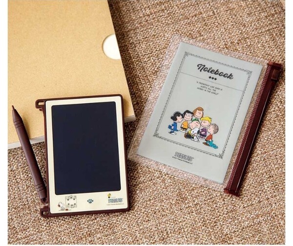 ラスト1点 新品 未開封 スヌーピー 持ち歩き用ケース付き! 携帯 電子メモパッド GT25