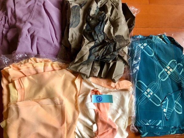 着物リメイク用解体&洗濯済み!まとめて4点セット正絹着物小紋③♪青緑獅子模様黒墨色淡いオレンジ肌色淡いうす紫ピンク系生地