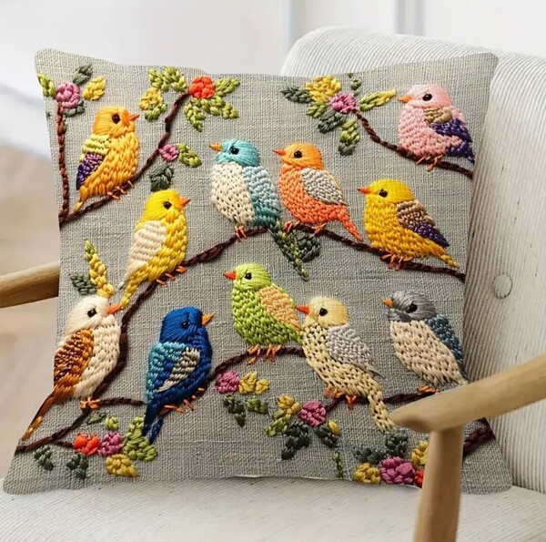 クッションカバー 小鳥B 刺繍風 45cm 鳥の雑貨 HANAKO