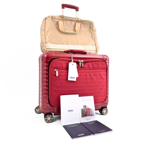RIMOWA リモワ SALSA DELUXE サルサデラックス 32L 機内持ち込み 4輪 TSAロック 前面スリーブ コンパクト 赤 スーツケース キャリーバッグ