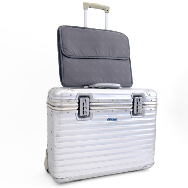 RIMOWA リモワ TOPAS トパーズ PILOT パイロットトローリー 36L 2輪 TSAロック アルミ シルバー 銀色 小型 スーツケース キャリーバッグ