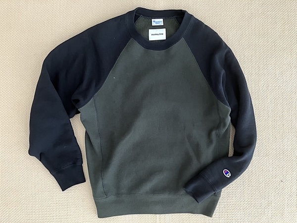 即決 復刻 青タグ モンキータイム 別注 Champion REVERSE WEAVE ラグラン ツートン クルーネック スウェット 黒 ダークカーキ monkey time