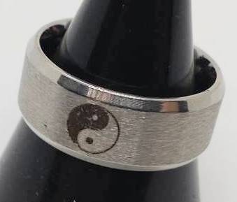 送料無料 【14号】陰陽 陰陽太極図 紋章 シルバー リング 指輪 ストリート 病み系 ロック ファンスマ