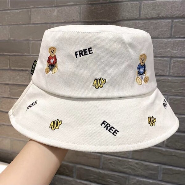 ホワイト 総柄 ベア クマ bear キャップ 帽子 バケットハット ハット 刺繍 レディース 日よけ 日焼け防止 ブランド 新品 ホワイト 白 高級