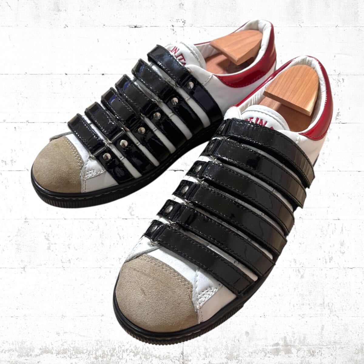 DSQUARED2(ディースクエアード) ローカットスニーカー レッド