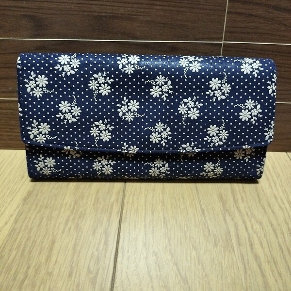 ▼ 印傳屋≪財布 1個≫長財布 印傳 印伝 秋桜 札入れ カード入れ 小銭入れ ガードケース L字ファスナー 束入 紺系