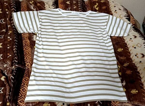 送料無料★ YE LiBARE ボーダー 半袖Tシャツ サイズF (UNIQLOのXLくらい)