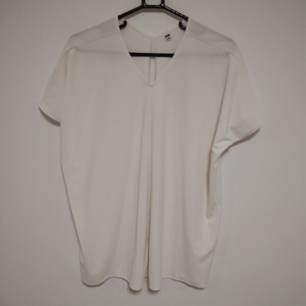 ユニクロ レディース トップス ホワイト Vネック 半袖シャツ チュニック M カットソー 白 Tシャツ