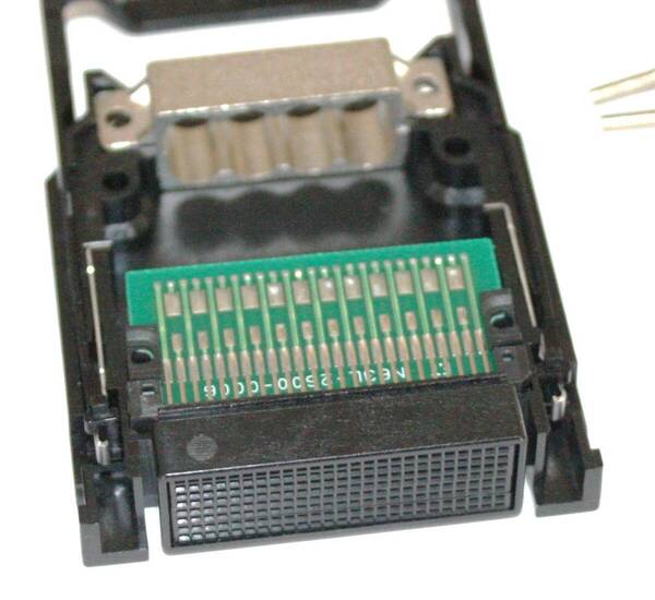 2個 セット 200ピン コネクタ 1.27mm 4x2x25pin 25x2列ソケット内蔵 N630-2675-T031 富士通コンポーネント 電子部品 詳細不明 特殊 謎 レア
