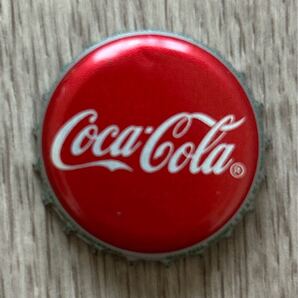 コカコーラ 王冠 蓋 フタ 海外 瓶 ビン Coca-Cola キャップ シンプル 赤色 レッド レア品 入手困難 グッズ コレクション ノベルティ コーク