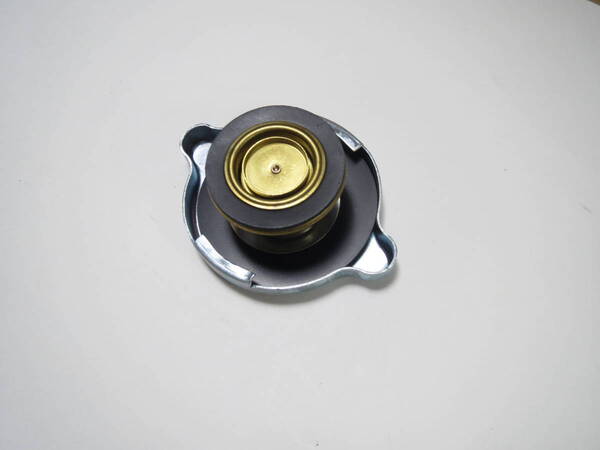 ●ラジエターキャップ●いすゞ 117クーペ●PA95 PA96●旧車●イスズ ISUZU●純正互換品