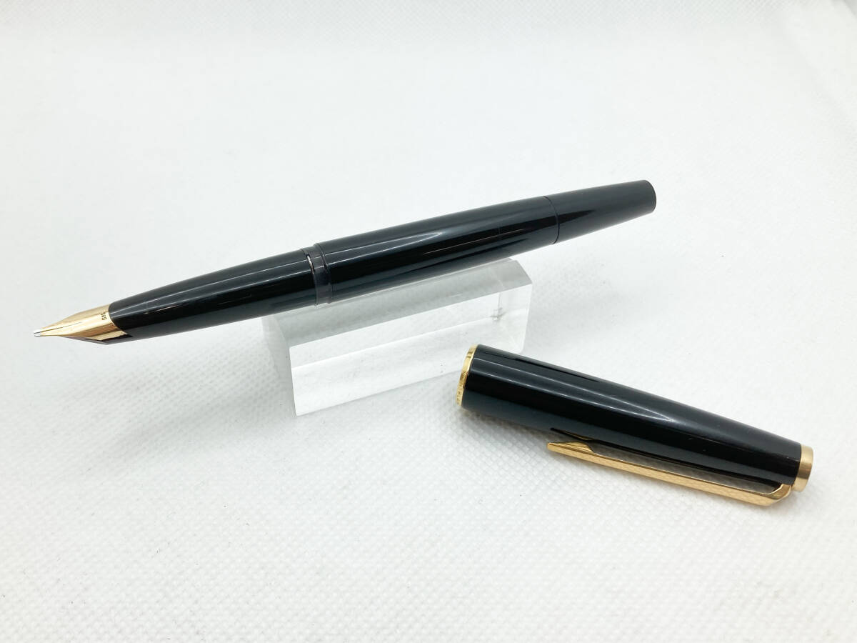 【極美品】モンブラン No.320 ブラック軸×ゴールド装飾 極美品】モンブラン No.320 ブラック軸×ゴールド装飾 極美品