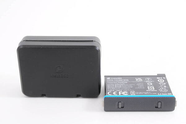 純正 insta360 x3 CINAQBT/A バッテリー 充電池 ケース付き @4092