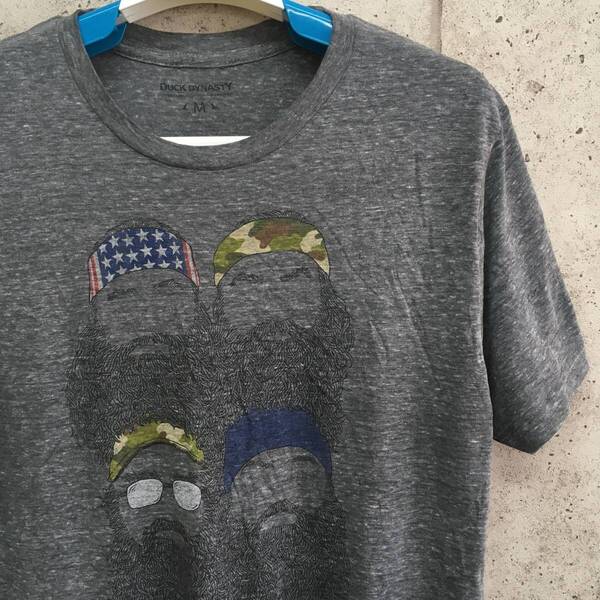 中古 アメリカ古着 DUCK DYNASTY ダックダイナスティ Tシャツ メンズ Mサイズ 灰色 グレー イラスト ビンテージ カジュアルブランド品