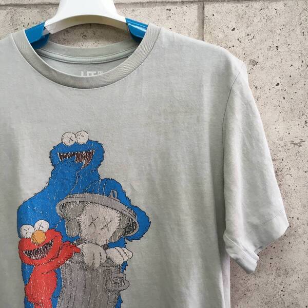 中古 アメリカ古着 UNIQLO ユニクロ Tシャツ メンズ Sサイズ 灰色 グレー ビンテージ カジュアルブランド品 送料無料
