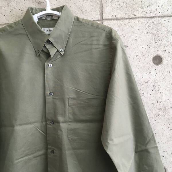 中古 アメリカ古着 VAN HEUSEN ヴァンヒューゼン 長袖シャツ メンズ Mサイズ カーキ カジュアル おしゃれ 送料無料