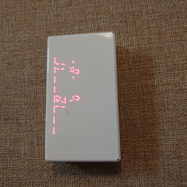 美品 W42T neon au
