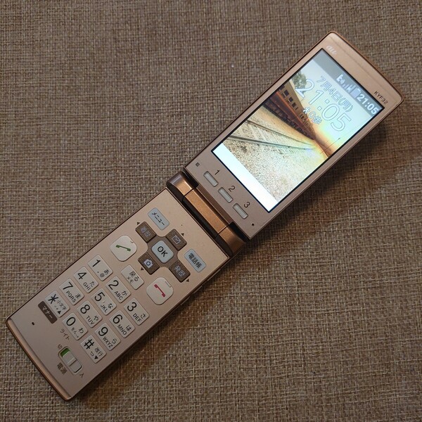 キズ無美品 KYF32 au