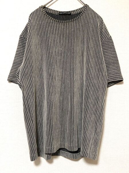 イッセイミヤケ issey miyake MEN メンズ 半袖 tシャツ 凹凸 ストライプ トップス 2 カットソー プリーツ風 ホワイト ブラック