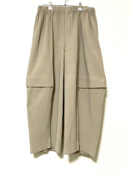 オムプリッセ イッセイミヤケ HOMME PLISSE issey miyake プリーツ カーゴパンツ スラックス ボトムス 2 ベージュ 無地 ワイド