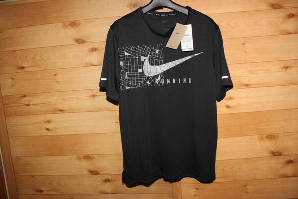 未使用 メンズM ナイキNIKE ランディビジョン ランニング半袖Tシャツ DQ6492 送料無料即決 リフレクター