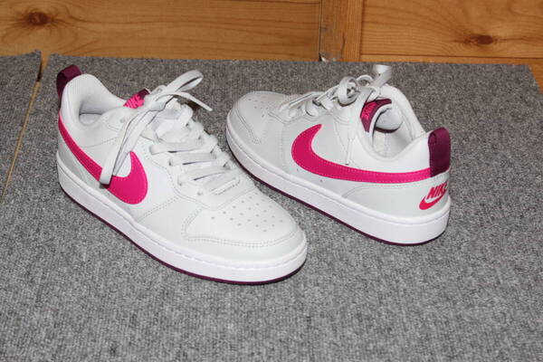 未使用 23㎝ NIKEナイキ COURT BOROUGH LOW 2 GS コートバーロウLOW 2 GS キッズ子供用 スニーカー BQ5448-015 送料無料即決