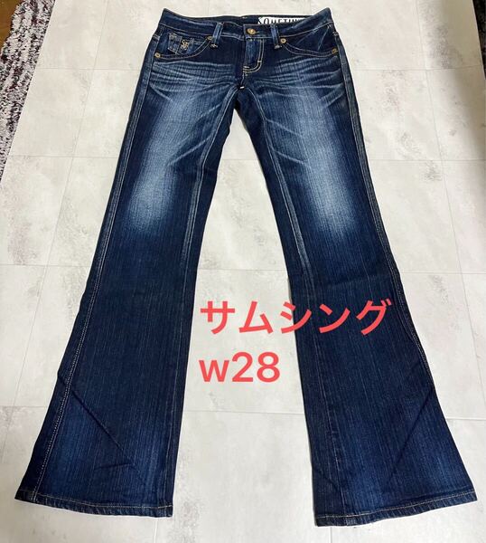 美品 サムシング ヴィーナス ストレッチブーツカット フレアデニム 28インチ 濃紺 SD221