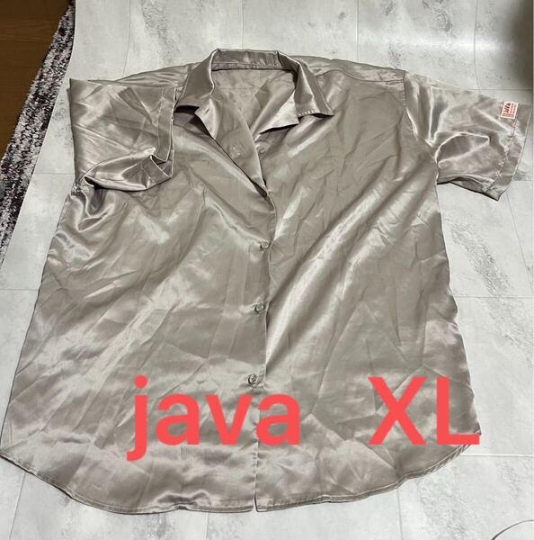 《JaVaジャバ コラボ》上品メンズライク とろみオーバーサイズサテンシャツ ベージュ XLサイズ