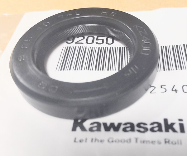 ■Z250FT Z250LTD ポイント オイルシール kawasaki エンジン カムシャフト