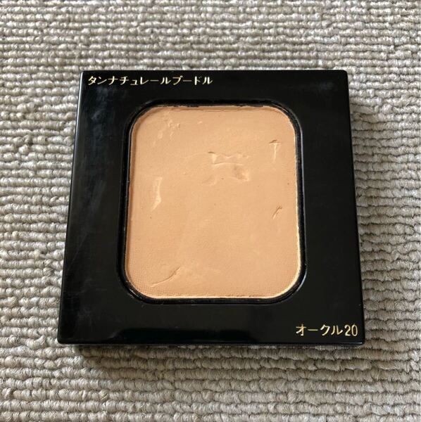 《中古》クレドポーボーテ タンナチュレールプードルt (パウダーファンデーション)オークル20 試用見本