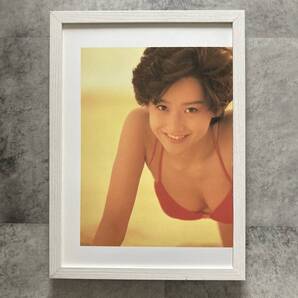 ●額装品 岡田有希子 水着 グラビア A4サイズ額入り ポスター風 アートフレーム 送料無料 D286
