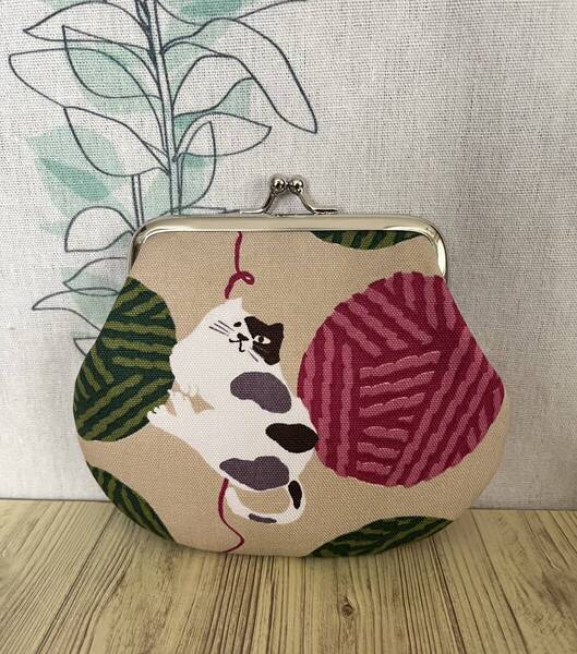 がま口 ポーチ / 財布 / 小物入れ / ハンドメイド ☆ 猫&毛糸・56