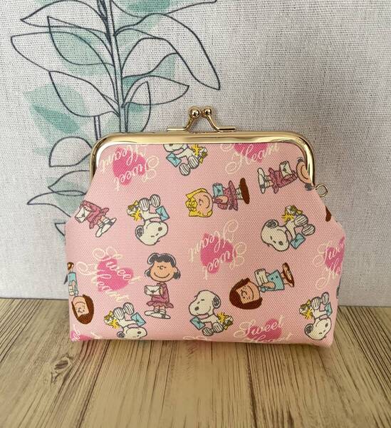 がま口・ ポーチ / 財布 / 小物入れ / ハンドメイド / スヌーピー小柄・ピンク・13