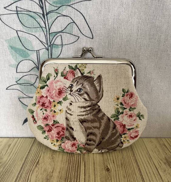 がま口 ポーチ / 財布 / 小物入れ / ハンドメイド☆猫&花・1