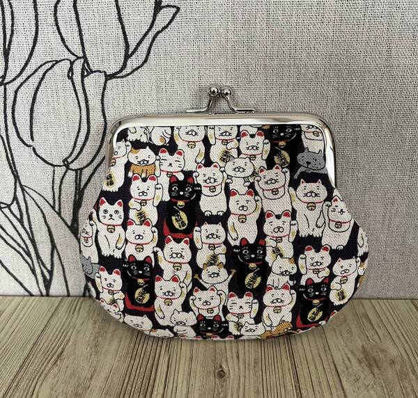 がま口 ポーチ / 財布 / 小物入れ / ハンドメイド☆ぎっしり招き猫・2